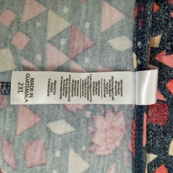 2XL Lula roe mineral wash FLORAL scoop neck short sleeve soft top - Picture 8 of 10